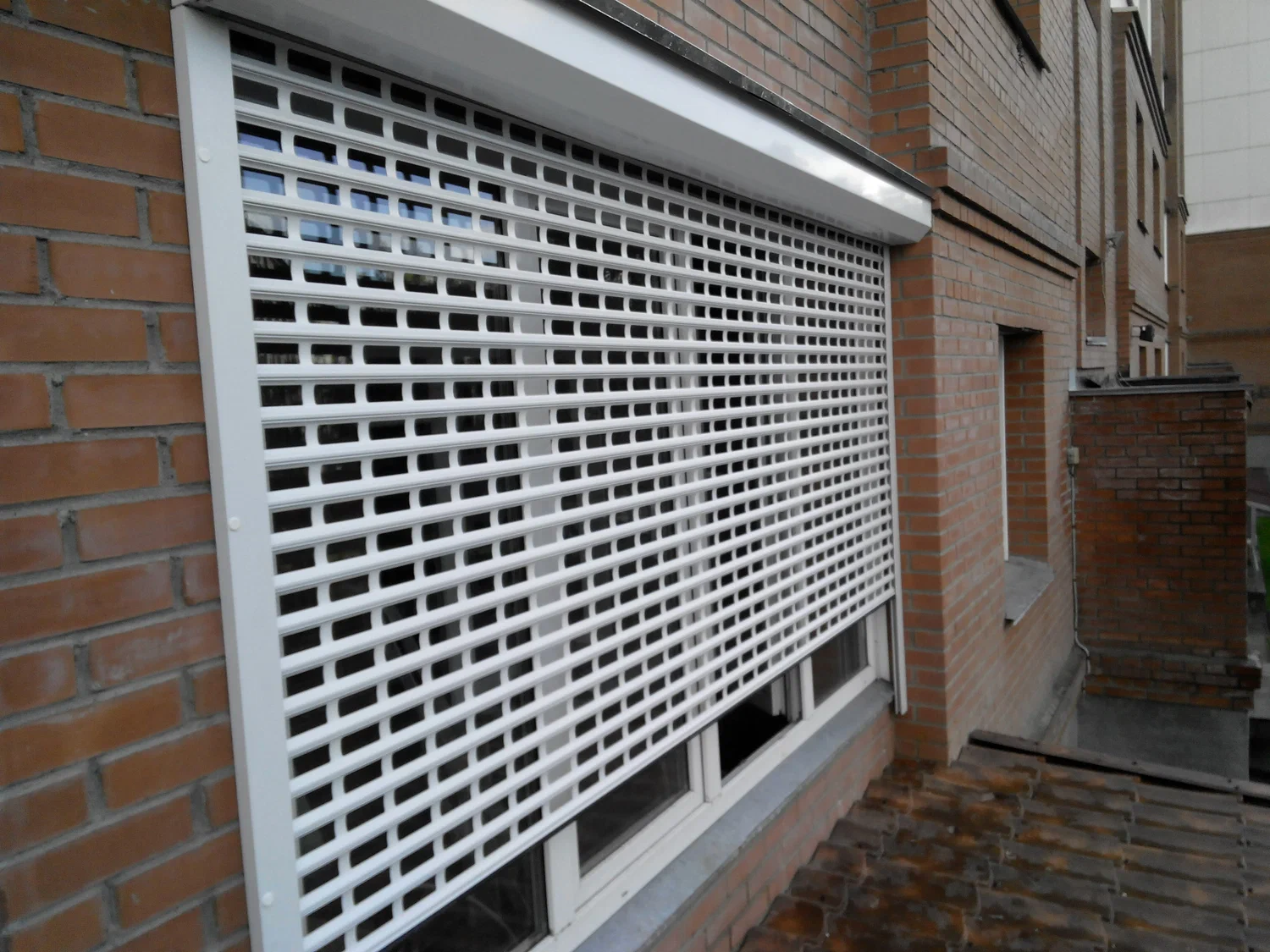 Роллетные решётки - для витрин